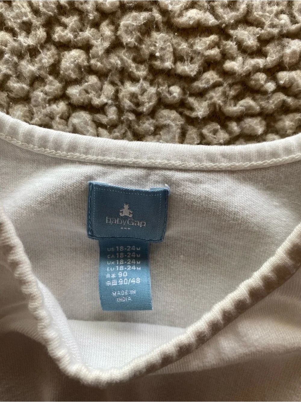 GAP sleeveless white